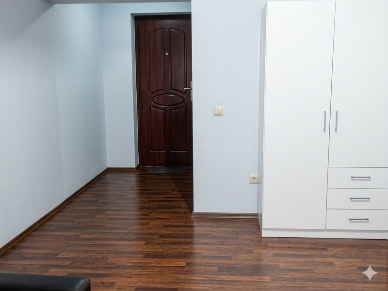 Berceni, proprietar garsoniera metrou D. Leonida cu loc parcare si centrala